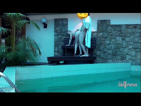 ❤️ Patron hizmetçiyi havuza davet eder ama bir sıcağa dayanamaz ❤ Sikişmek tr.pornoreino-com.ru ❌❤