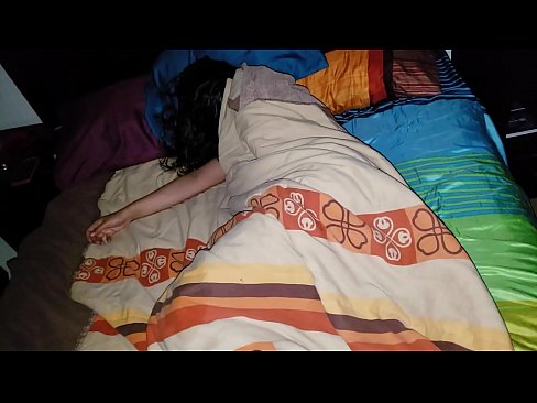 ❤️ Üvey oğul, genç üvey annesini uyurken azarlıyor. ❤ Sikişmek tr.pornoreino-com.ru ❌❤